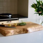 live-edge-wooden-chopping-board
